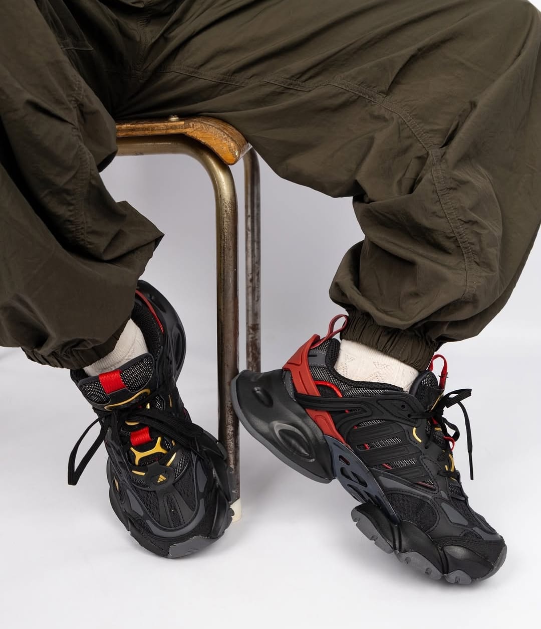 Men’s Chunky Sports Sneakers | Black-Red Streetwear Style | Premium Quality at Low Price – thethings